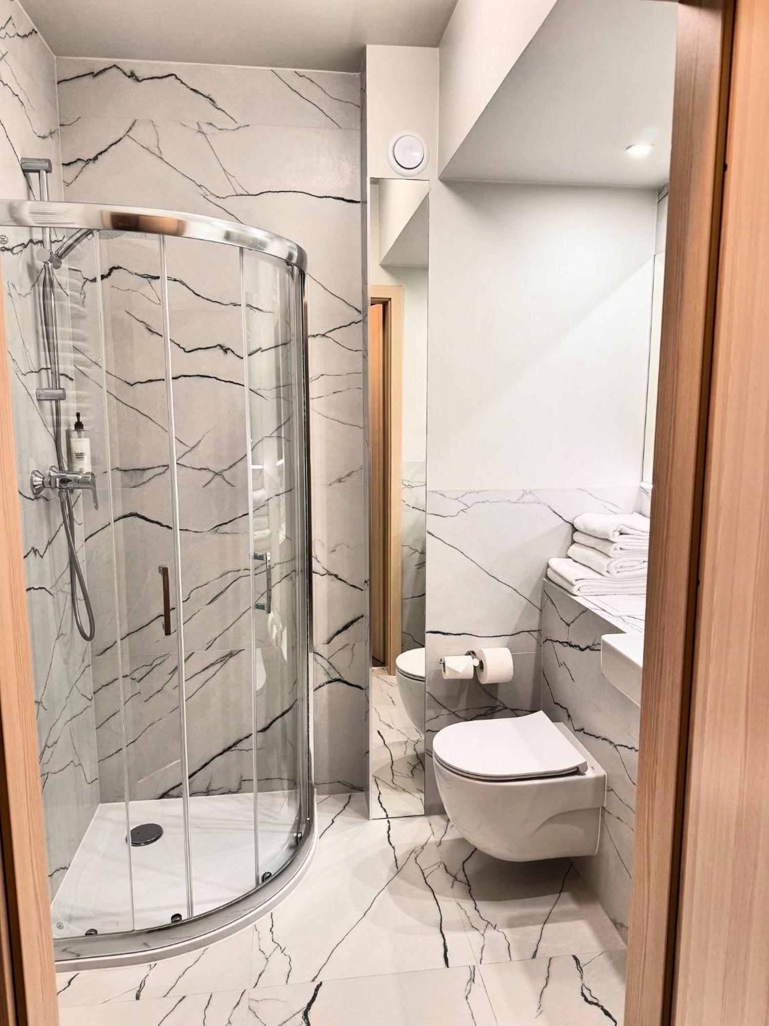 Hotell Witkowski Airport 3*